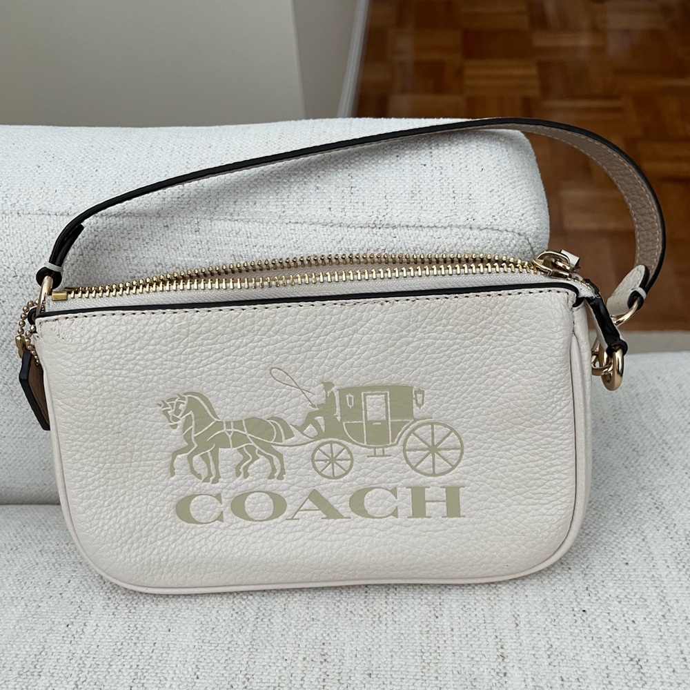 Coach pebbled white leather small handbag - horse and carriage.